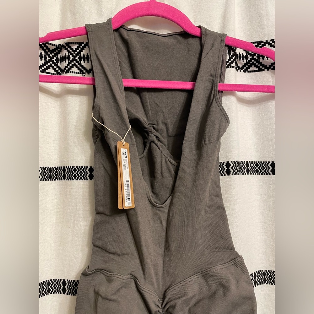 Skims recycled nylon contour lounge onesie xxs/xs - Picture 12 of 15